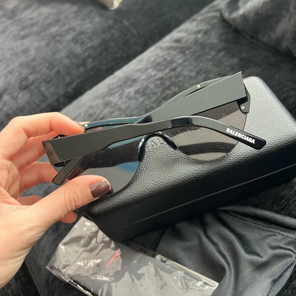 Balenciaga sunglasses - Picture 5 of 6